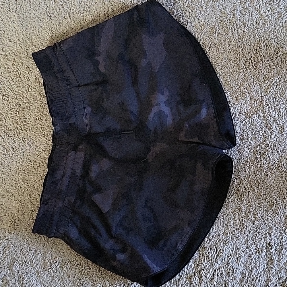 Zyia Reversable shorts size Small